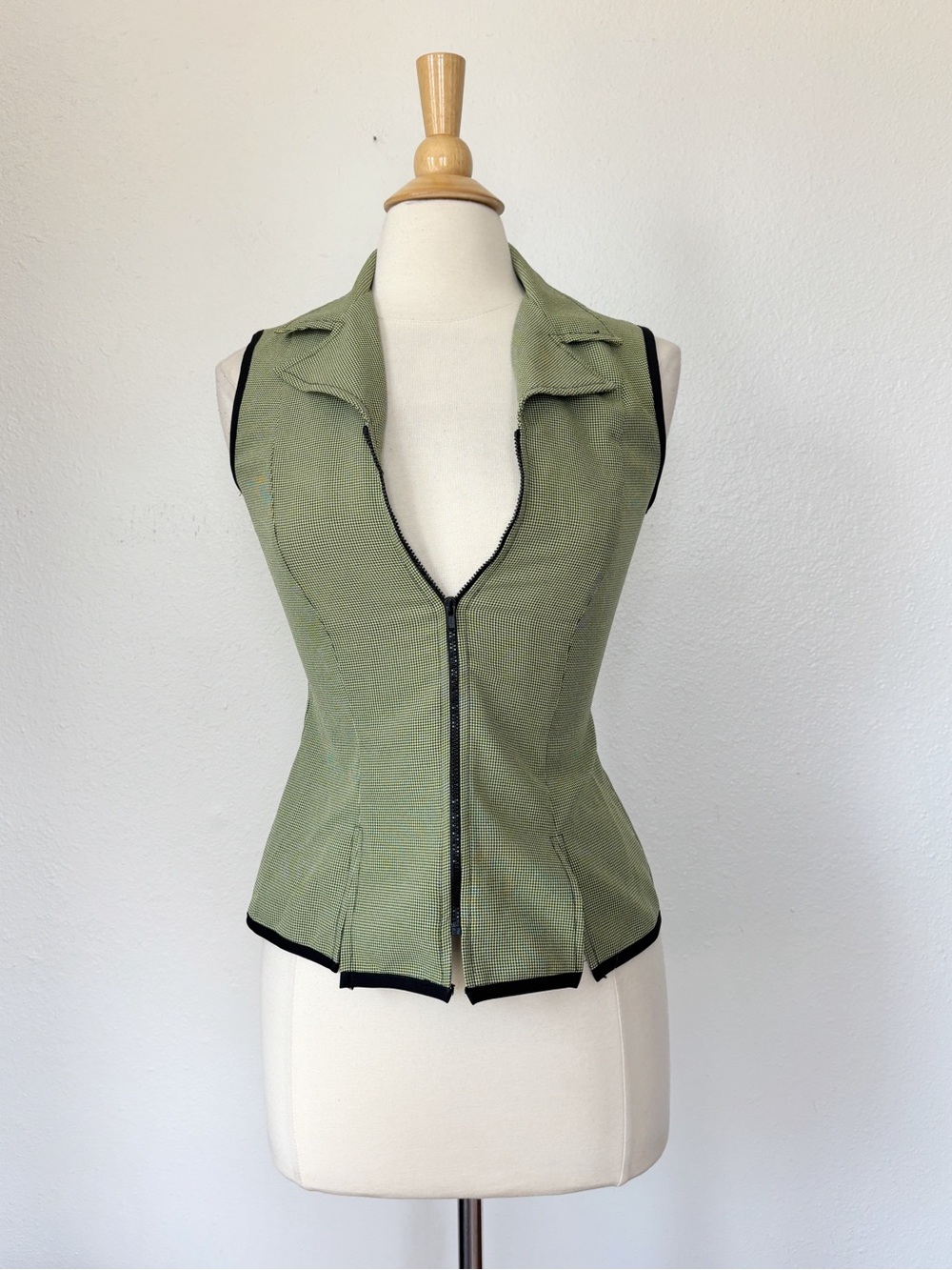 Vintage 90s Sleeveless Zip-Front Collared Houndstooth Green Vest